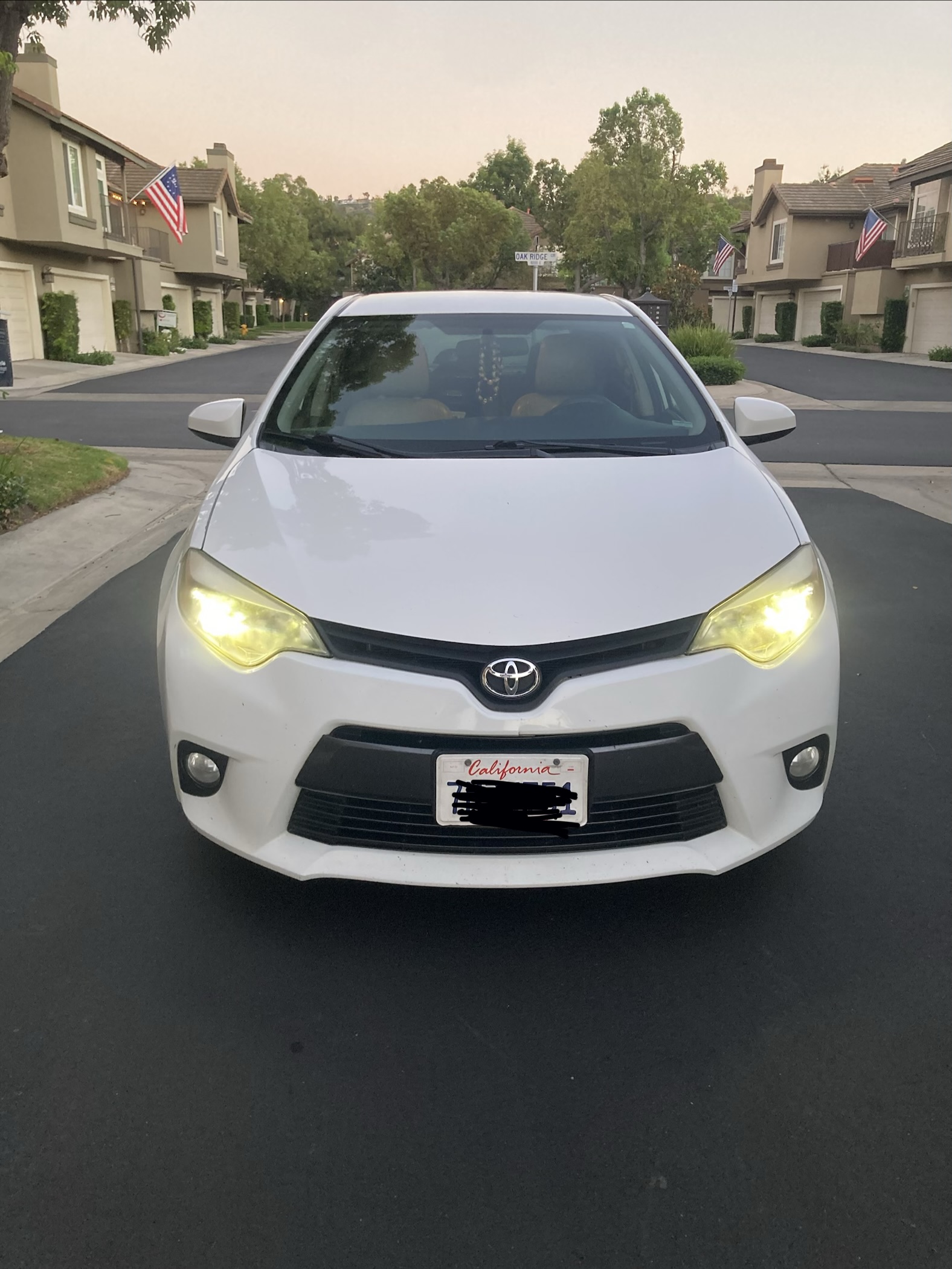 Used 2015 Toyota Corolla LE FWD image 10
