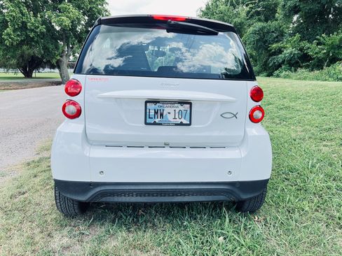 Used 2015 smart fortwo passion RWD image 6