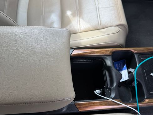 Used 2020 Honda CR-V Touring image 16