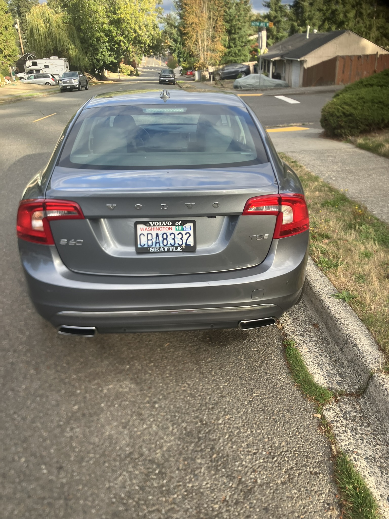 Used 2016 Volvo S60 T5 Inscription Platinum FWD image 2