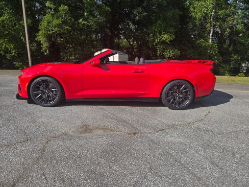 Used 2017 Chevrolet Camaro ZL1 RWD image 11