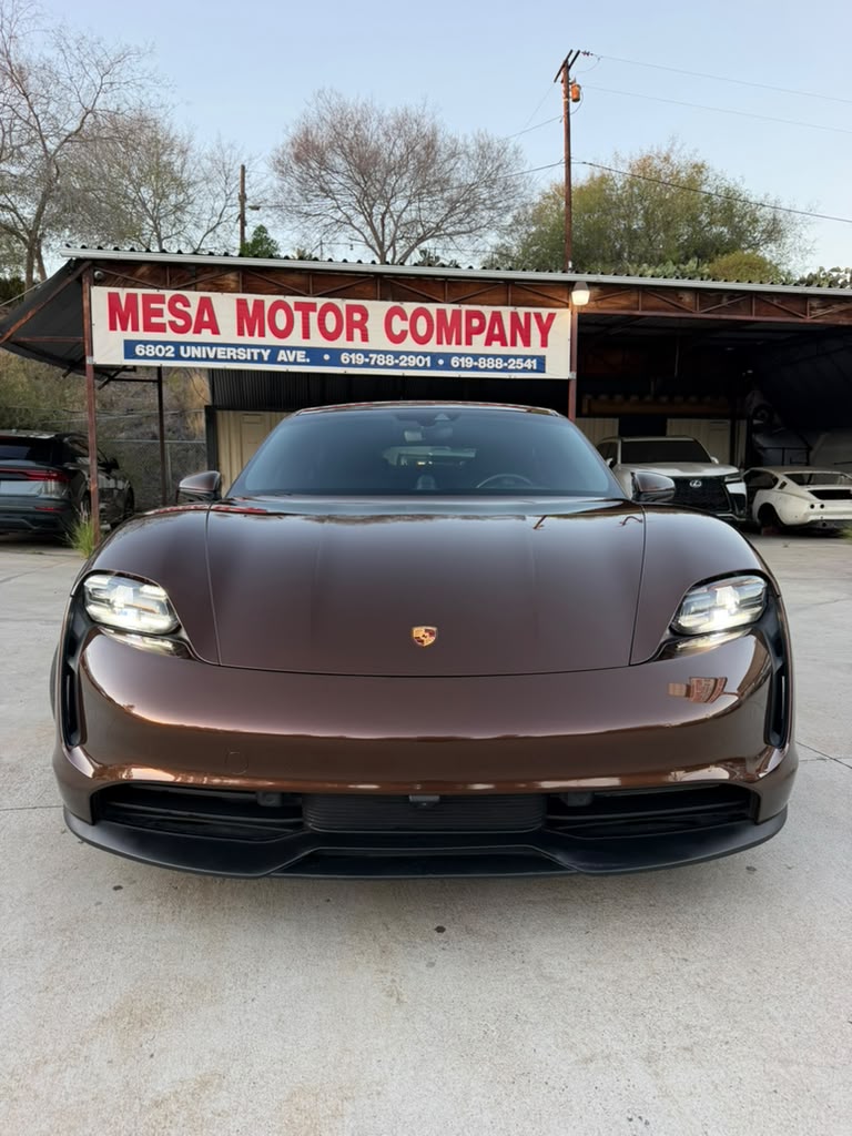 Used 2022 Porsche Taycan RWD image 2