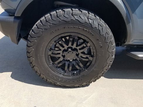 Used 2023 Ford Bronco 4-Door image 8