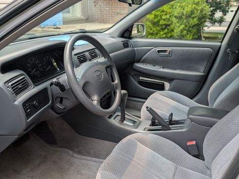 Used 2001 Toyota Camry LE w/ Value Pkg 3 FWD image 8