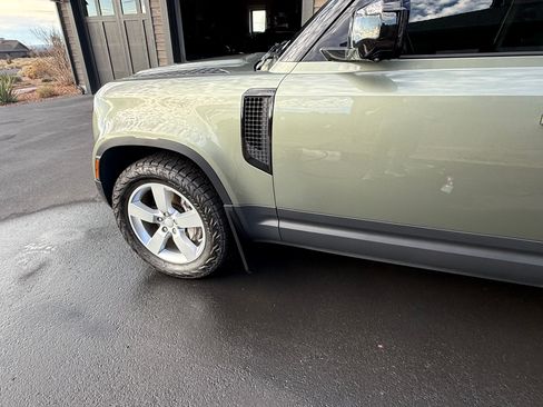 Used 2021 Land Rover Defender 90 First Edition image 9