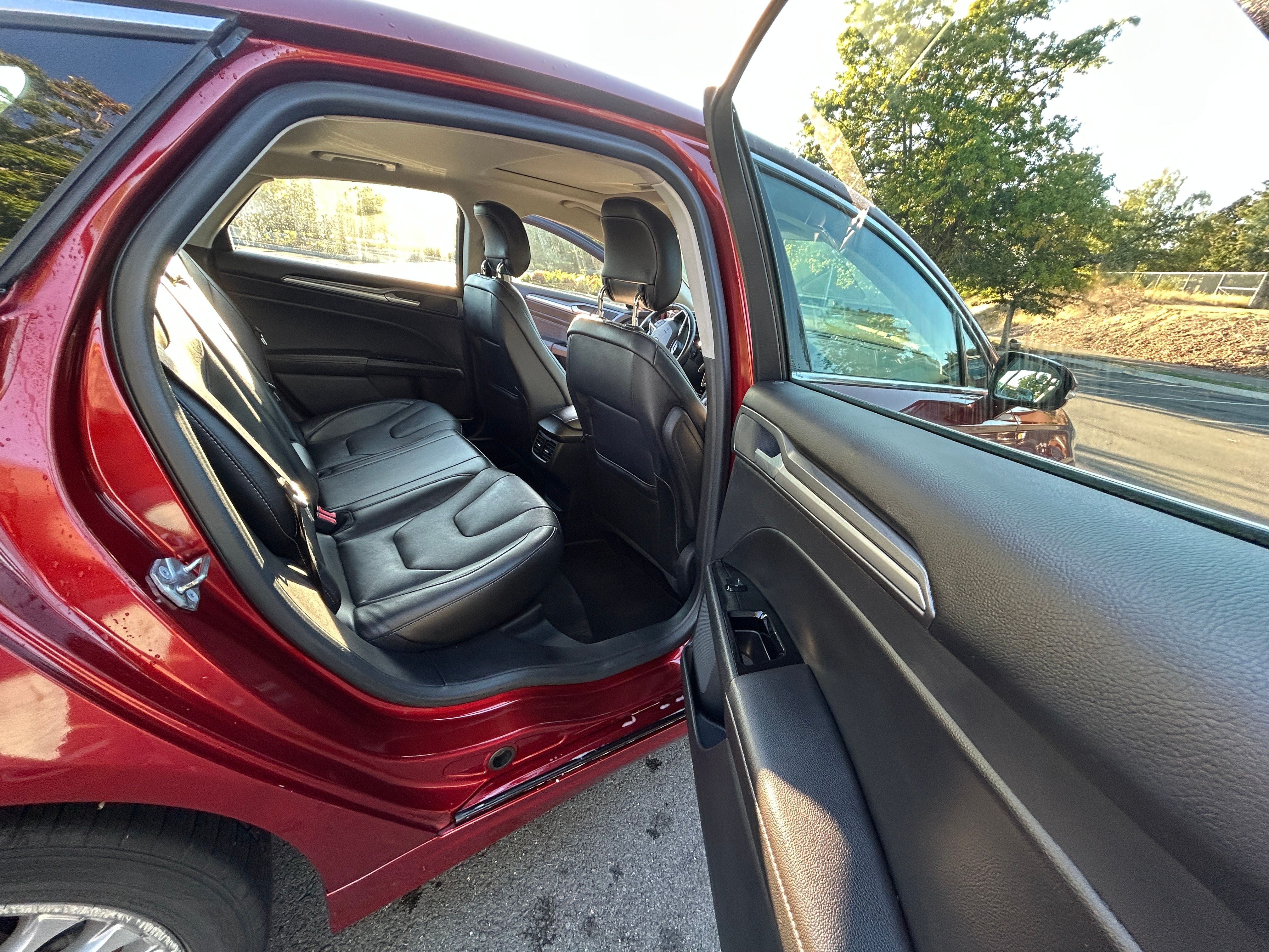 Used 2014 Ford Fusion Titanium FWD image 17