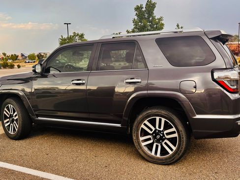 Used 2017 Toyota 4Runner Limited AWD/4WD image 2