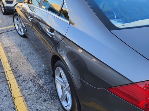 Used 2008 Mercedes-Benz CLS 550 image 2