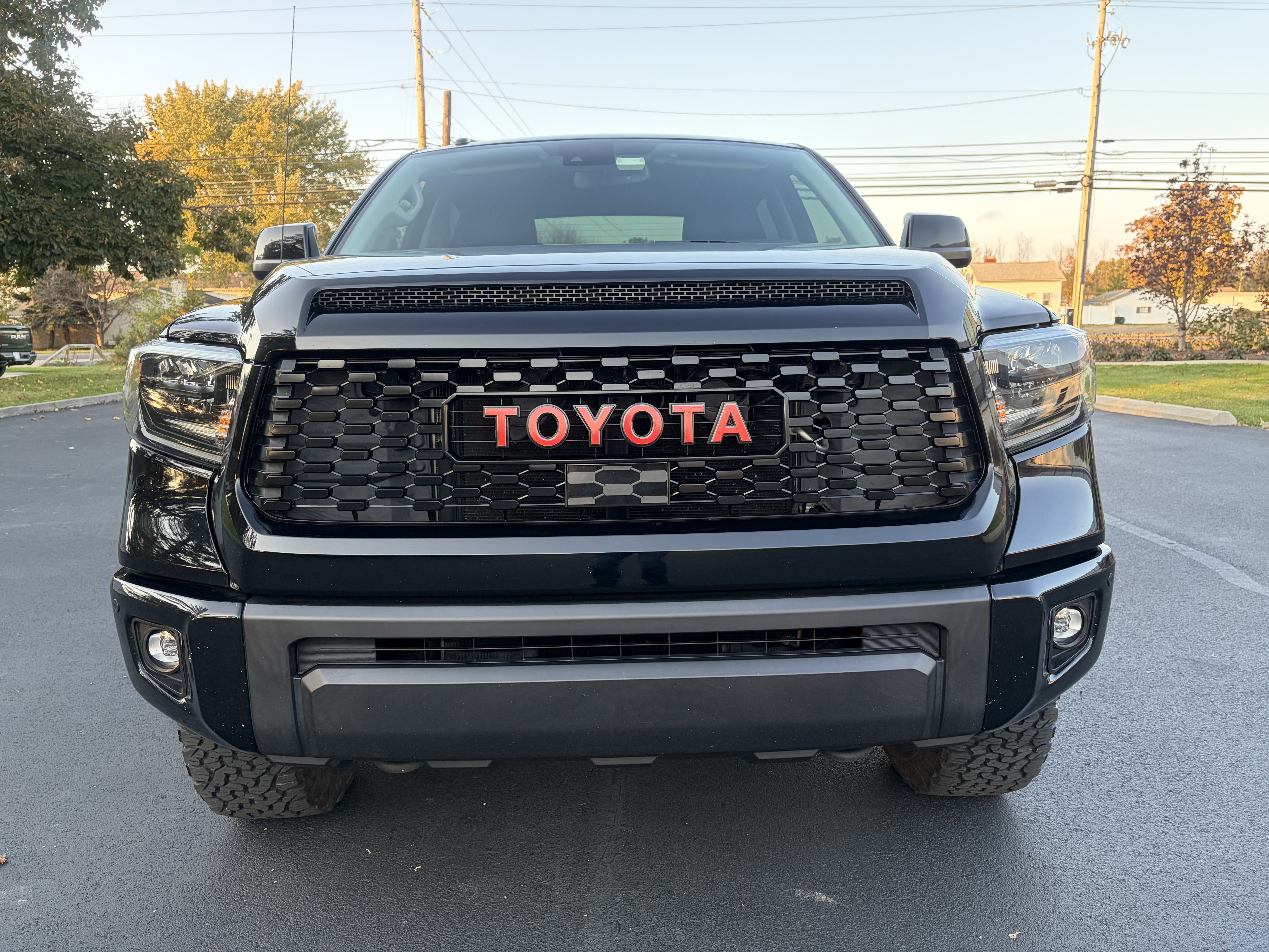 Used 2019 Toyota Tundra Limited w/ Limited Premium Package AWD/4WD image 4