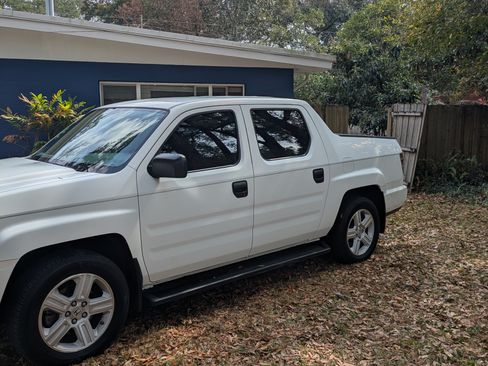 Used 2013 Honda Ridgeline RT image 2