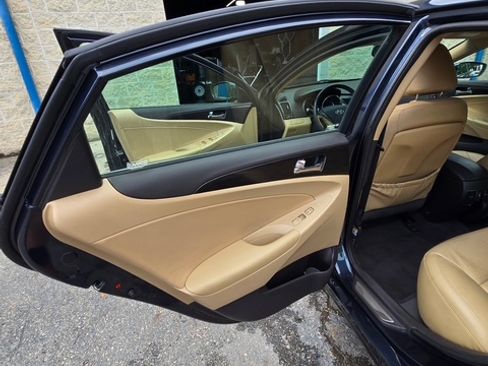 Used 2011 Hyundai Sonata Limited w/ Navigation Pkg 5 image 6