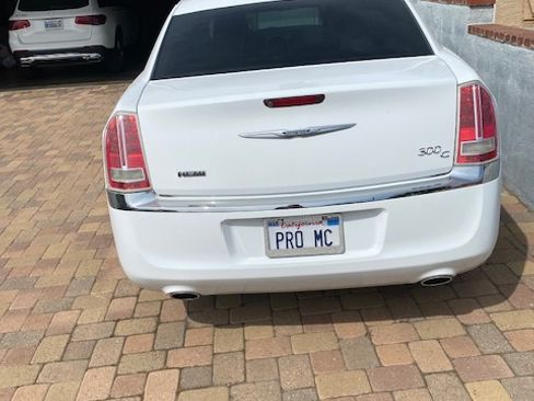 Used 2013 Chrysler 300 C image 11