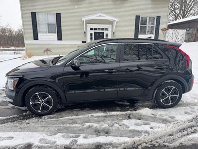 Used 2023 Kia Niro EX