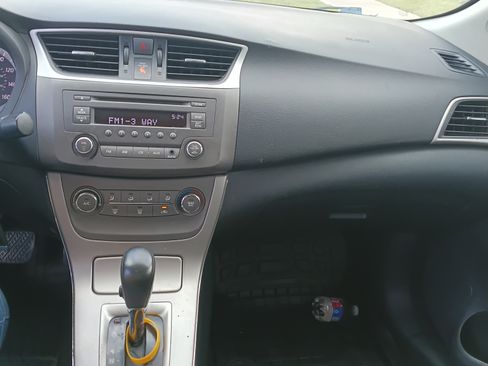 Used 2014 Nissan Sentra SV image 11