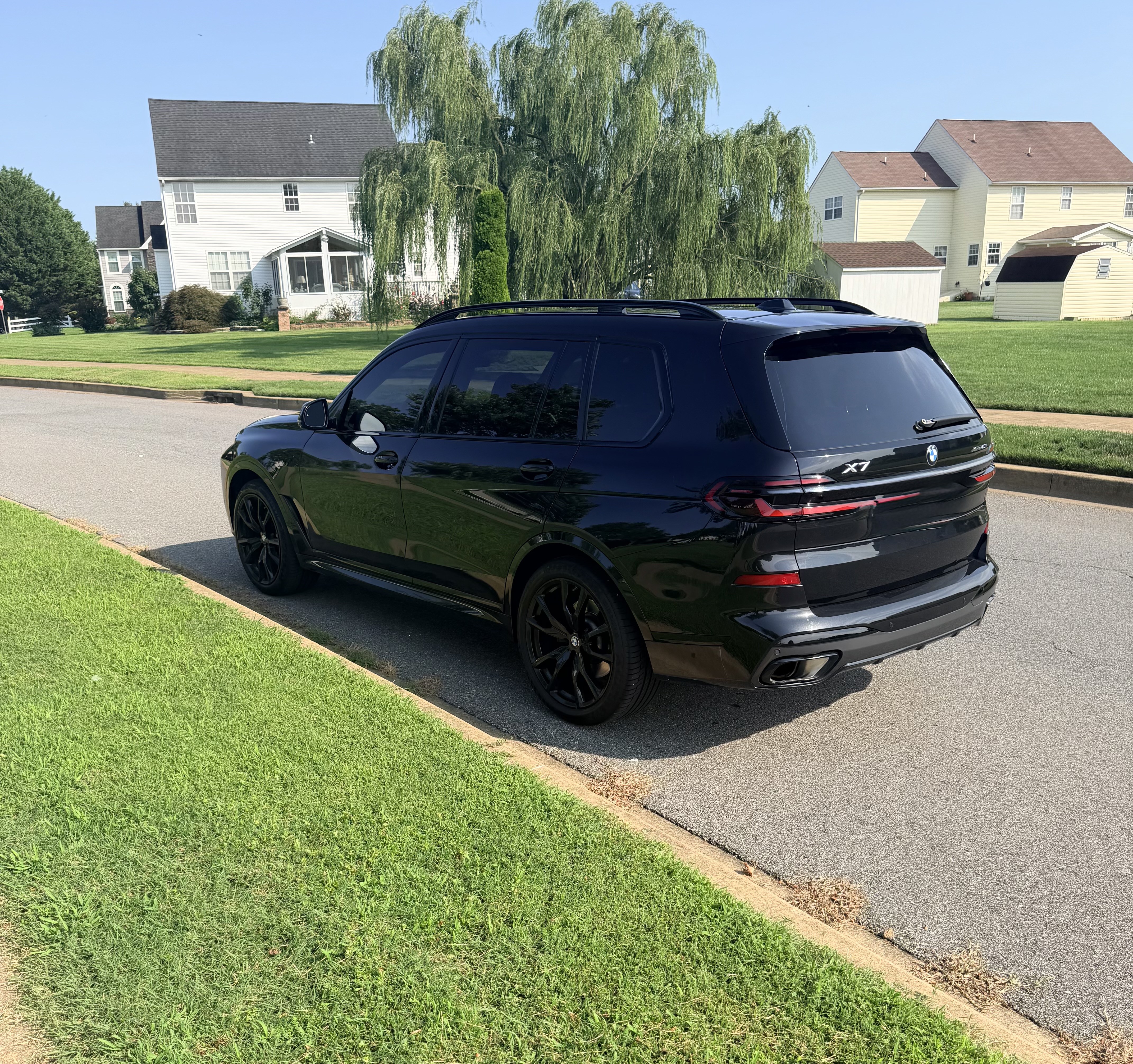 Used 2024 BMW X7 xDrive40i w/ M Sport Package AWD/4WD image 8