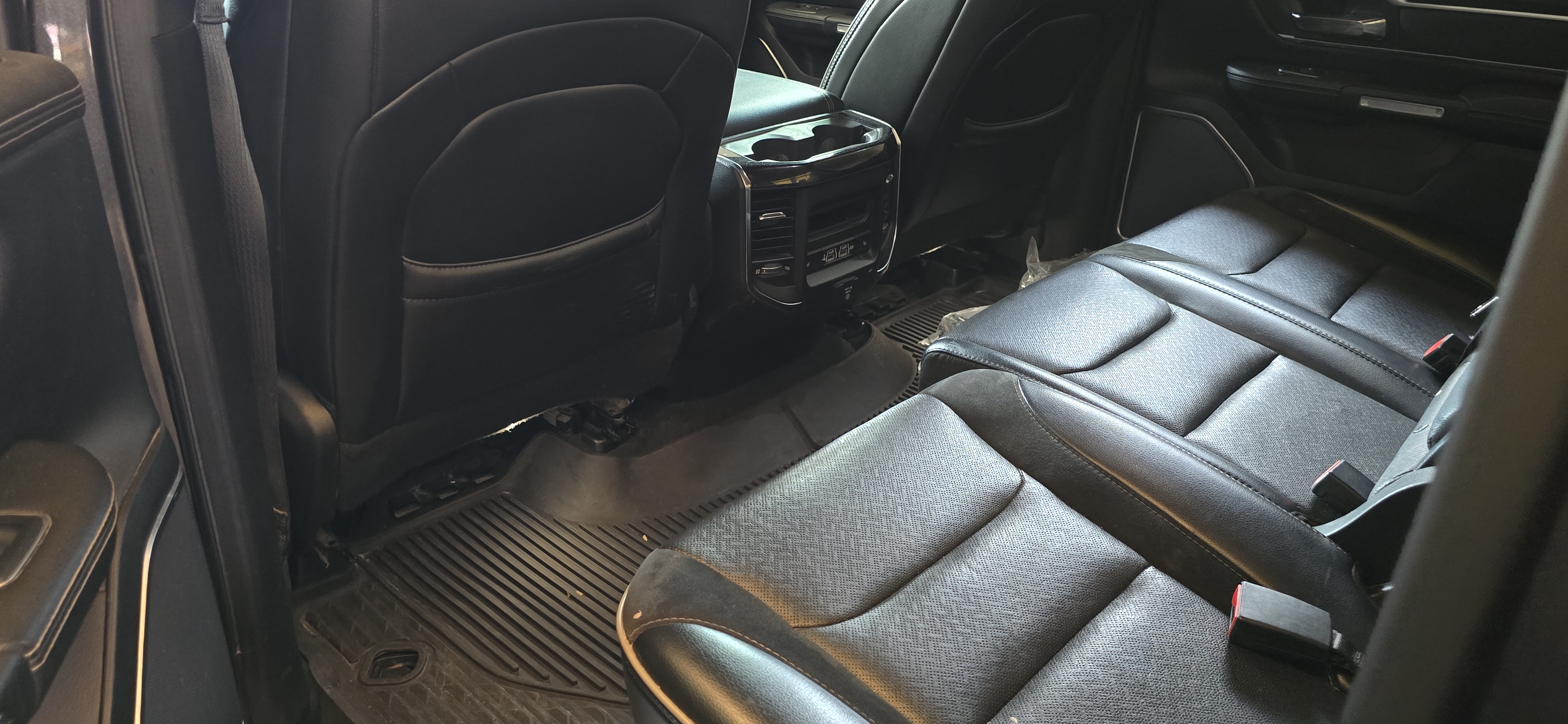Used 2019 RAM 1500 Laramie RWD image 9