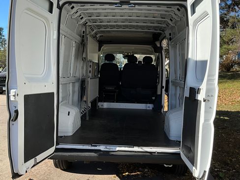 Used 2022 RAM ProMaster 2500 image 17