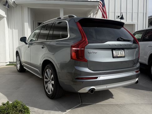 Used 2018 Volvo XC90 T5 Momentum w/ Convenience Package image 4