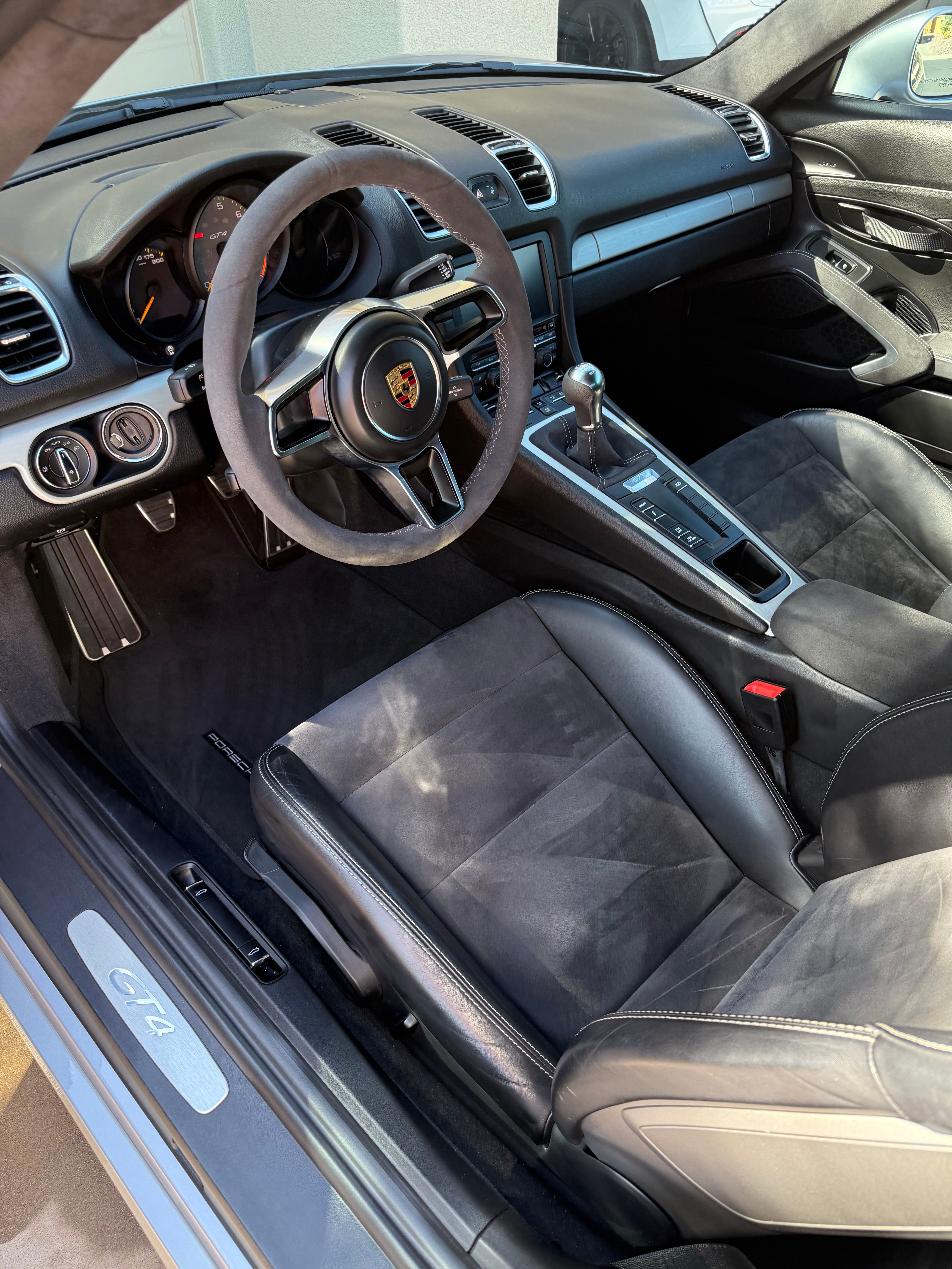 Used 2016 Porsche Cayman GT4 RWD image 18