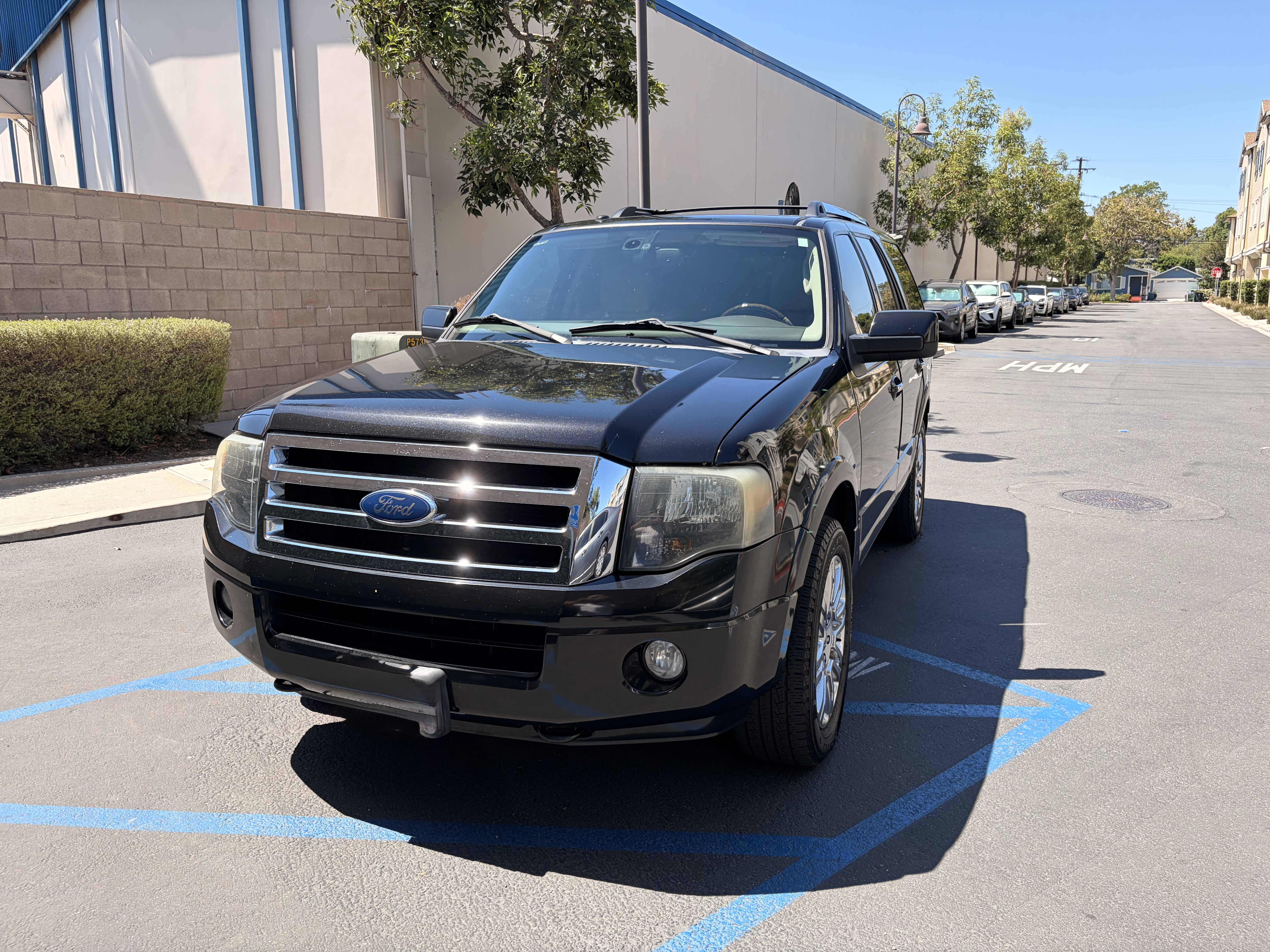 Used 2011 Ford Expedition Limited w/ 301A Rapid Spec Order Code AWD/4WD image 1