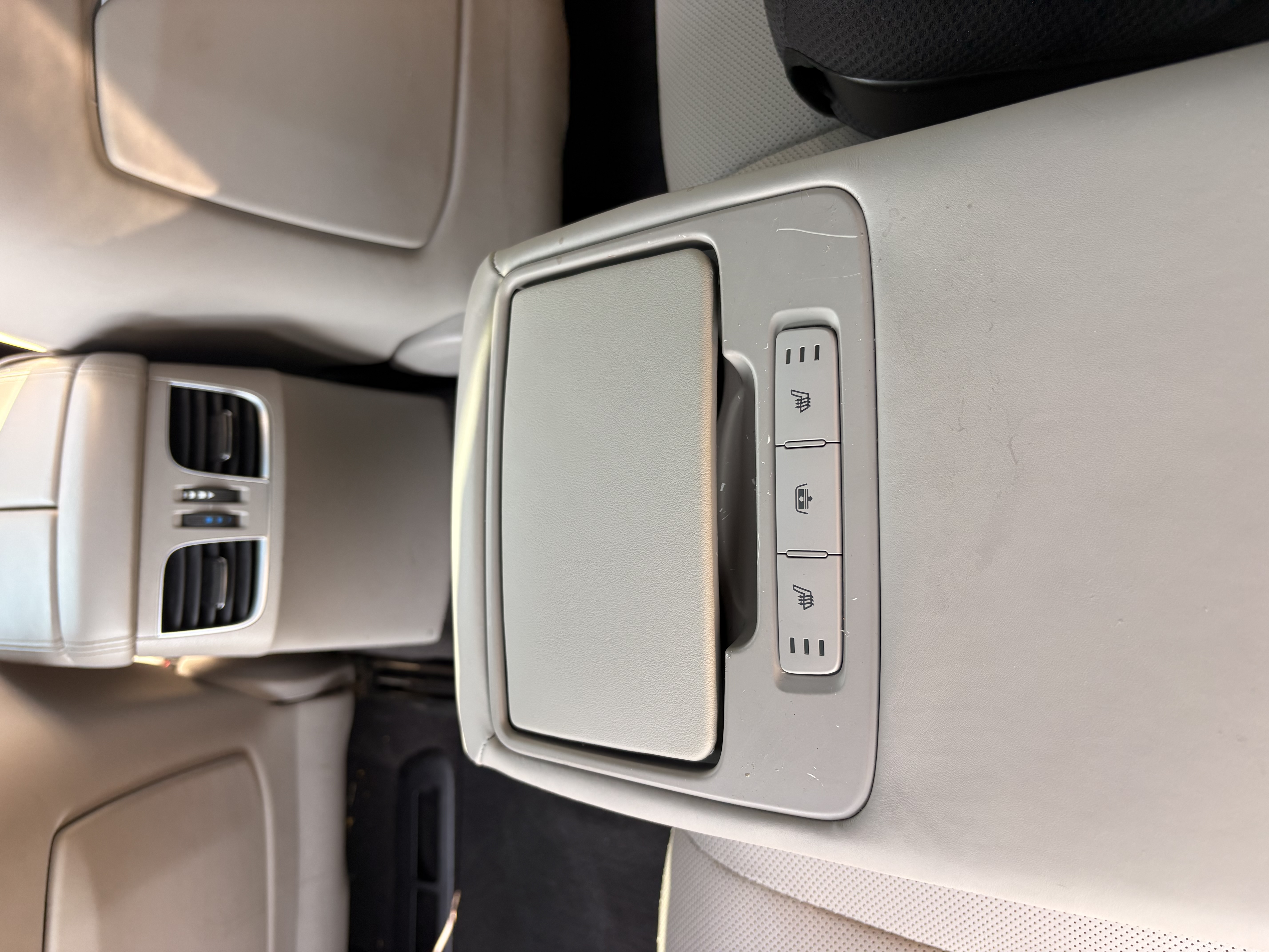 Used 2018 Genesis G80 3.8 w/ Option Group 03 RWD image 16