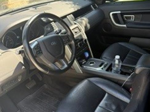 Used 2019 Land Rover Discovery Sport SE AWD/4WD image 5
