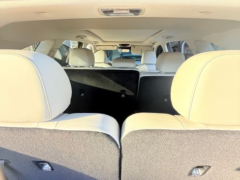 Used 2025 Kia Sorento S w/ Panoramic Sunroof Package image 12