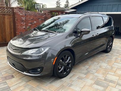 Used 2020 Chrysler Pacifica Touring-L