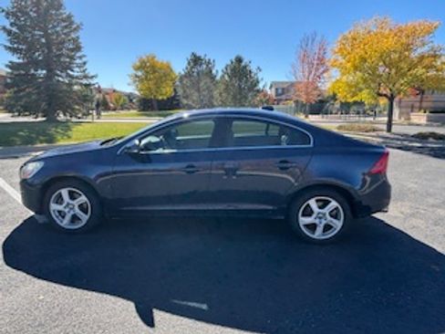 Used 2013 Volvo S60 T5 image 1