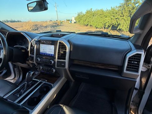 Used 2019 Ford F150 Lariat w/ Equipment Group 502A Luxury AWD/4WD image 13
