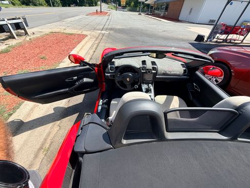Used 2013 Porsche Boxster RWD image 11