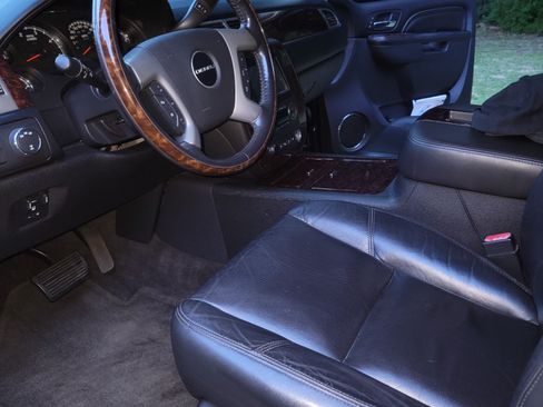 Used 2012 GMC Sierra 2500 Denali w/ Suspension Package, Off-Road image 9