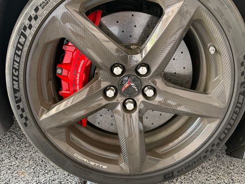 Used 2023 Chevrolet Corvette Z06 w/ Z07 Performance Package RWD image 11