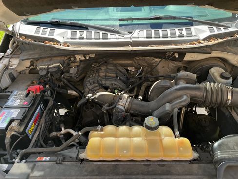 Used 2016 Ford F150 XLT RWD image 12