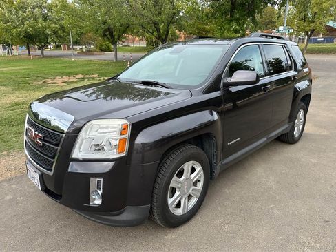 Used 2015 GMC Terrain SLT image 1