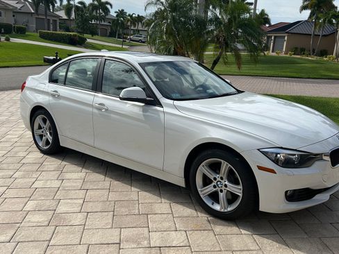 Used 2015 BMW 328i xDrive Sedan AWD/4WD image 2