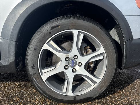 Used 2015 Volvo XC70 T6 w/ Proximity Package image 14