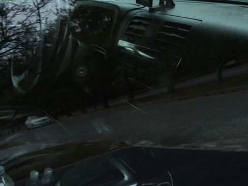 Used 2010 HUMMER H3 Luxury w/ Appearance Package image 18