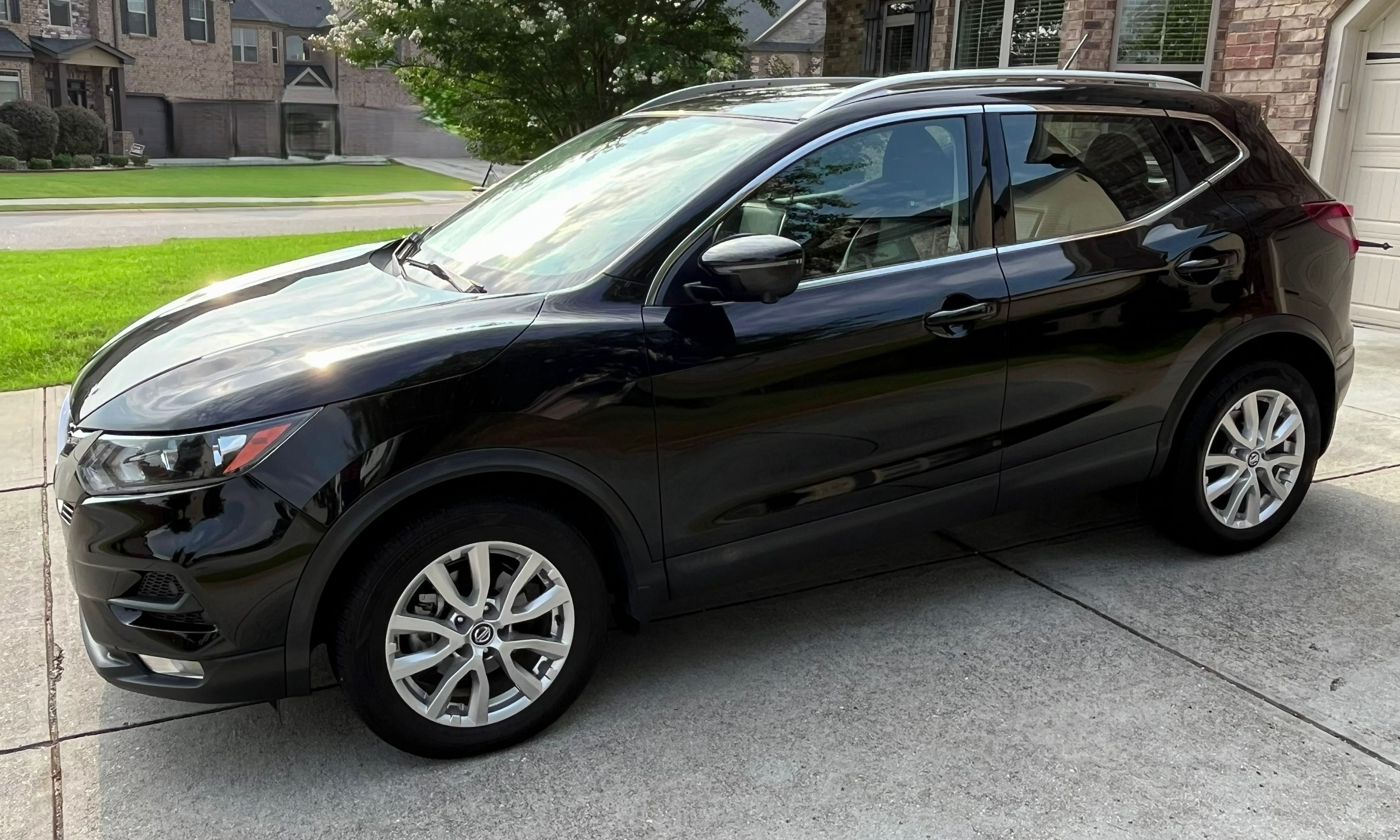 Used 2022 Nissan Rogue Sport SV w/ Technology Package AWD/4WD image 9