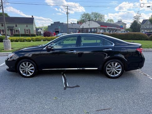 Used 2011 Lexus ES 350 FWD image 1
