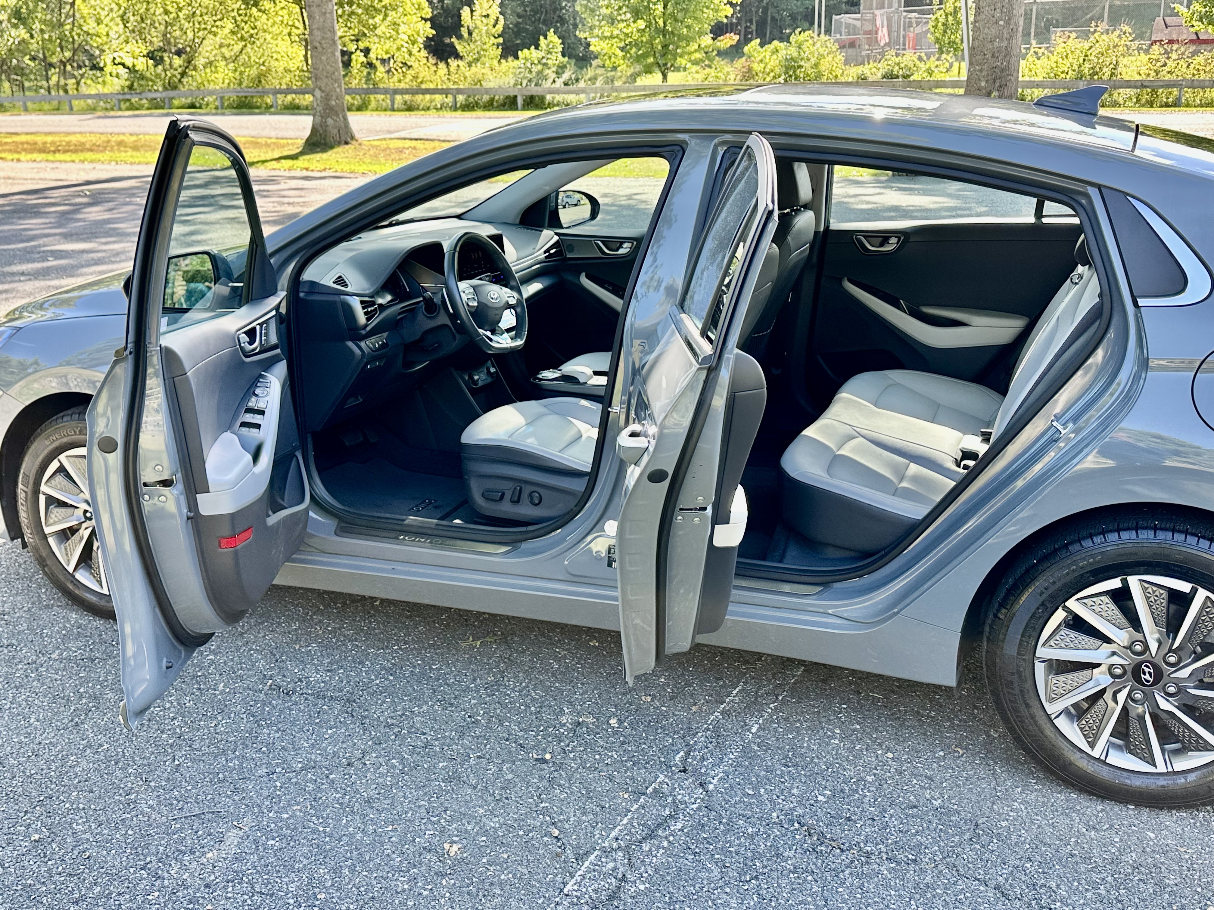 Used 2021 Hyundai Ioniq Limited FWD image 20