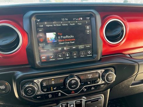 Used 2021 Jeep Wrangler Unlimited Rubicon image 10