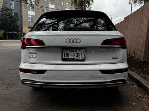 Used 2021 Audi Q5 2.0T Premium w/ Convenience Package image 2