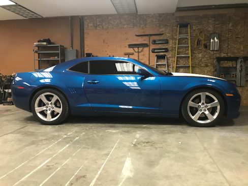 Used 2010 Chevrolet Camaro SS w/ RS Package image 2