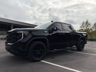 Used 2022 GMC Sierra 1500 Elevation w/ Elevation Premium Package