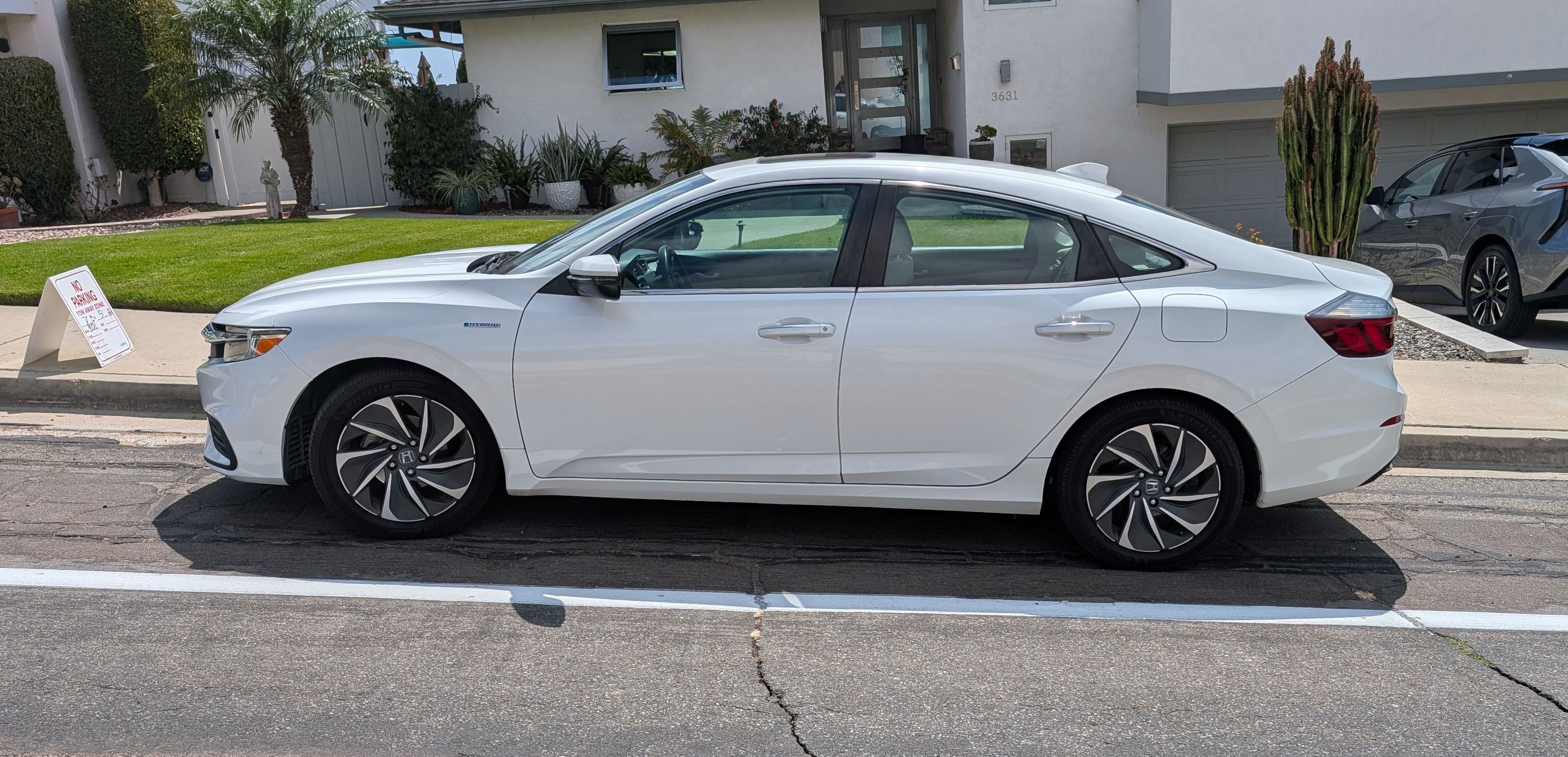 Used 2019 Honda Insight Touring image 1
