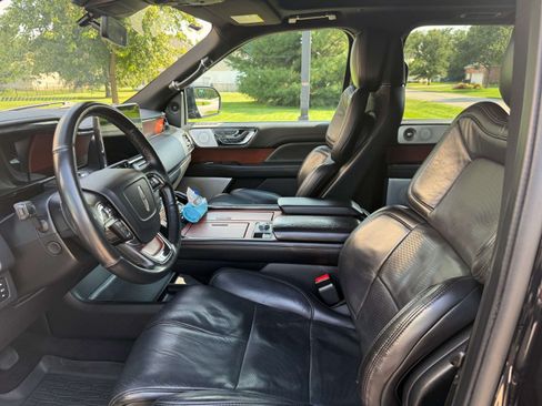 Used 2020 Lincoln Navigator Reserve w/ Luxury Package AWD/4WD image 6