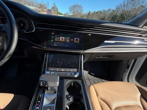 Used 2023 Audi Q7 3.0T Premium Plus image 12