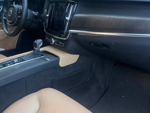 Used 2018 Volvo V90 T6 Cross Country w/ Convenience Package image 11