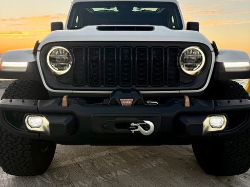 Used 2024 Jeep Wrangler Unlimited Rubicon 392 AWD/4WD image 4